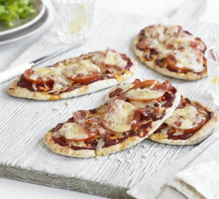 Pitta pizzas