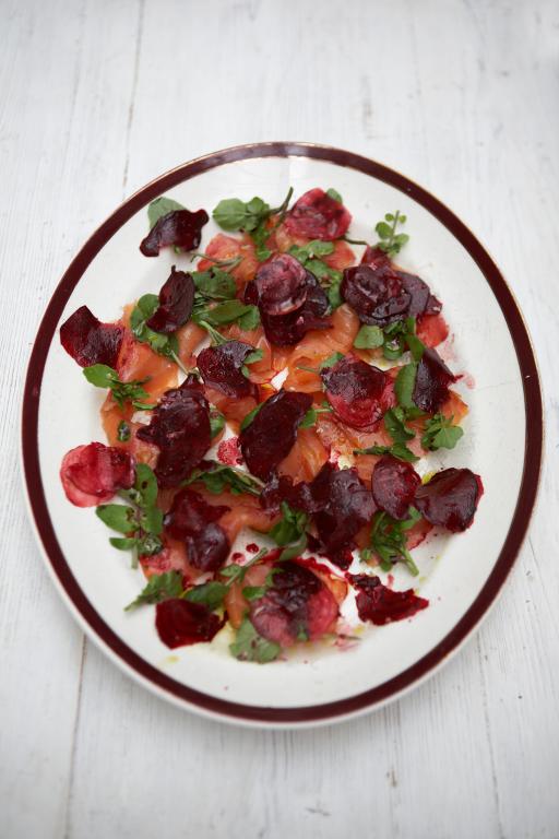 Fresh smoked salmon & beetroot salad